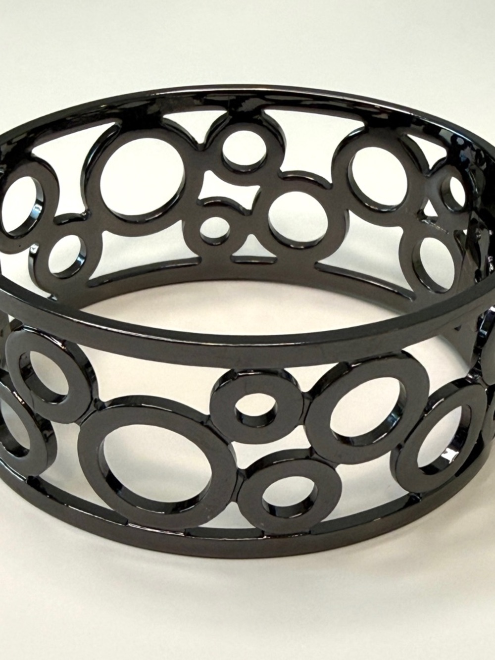 Black Circular Cutout Decorative Metal Bracelet Bangle